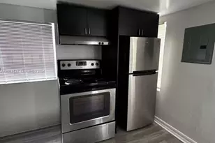 1121 NW 40th St, Miami, FL 33127 - Photo 4