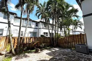 11501 NW 77th St, Doral, FL 33178 - Photo 4
