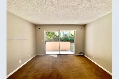 1200 Tallwood Ave #102, Hollywood, FL 33021 - Photo 4