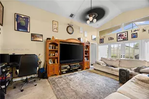 1065 W Fairfax Cir W, Boynton Beach, FL 33436 - Photo 2