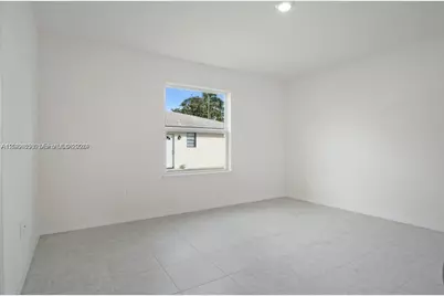 811 SE Seahouse Dr, Port Saint Lucie, FL 34983 - Photo 12
