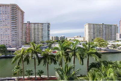 17150 N Bay Rd #2512, Sunny Isles Beach, FL 33160 - Photo 2