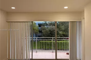 9355 Fontainebleau, Miami, FL 33172 - Photo 14