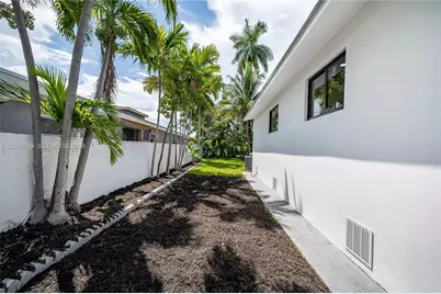 2228 SW 2nd St, Miami, FL 33135 - Photo 8