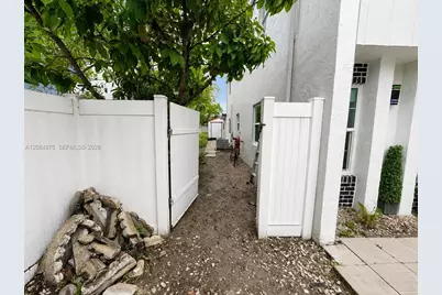 970 SW 80 Ave #1, North Lauderdale, FL 33068 - Photo 2