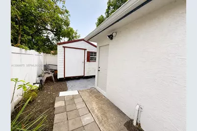 970 SW 80 Ave #1, North Lauderdale, FL 33068 - Photo 4