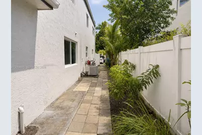 970 SW 80 Ave #1, North Lauderdale, FL 33068 - Photo 16