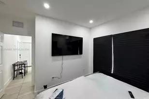 1631 NW 3 St, Miami, FL 33125 - Photo 8