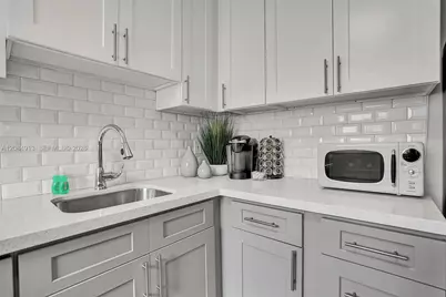 1430 16th St #1, Miami Beach, FL 33139 - Photo 20