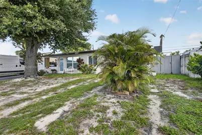 4351 SW 22nd St, Fort Lauderdale, FL 33317 - Photo 2