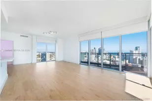 90 SW 3rd St, Miami, FL 33130 - Photo 2