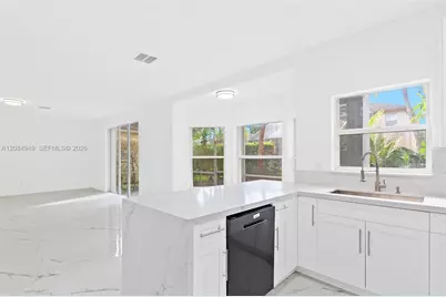15842 SW 14th St, Pembroke Pines, FL 33027 - Photo 12