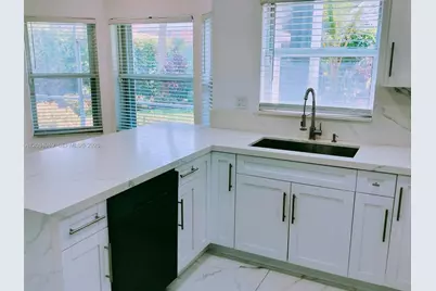 15842 SW 14th St, Pembroke Pines, FL 33027 - Photo 10