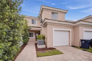 27415 SW 142nd Ave, Homestead, FL 33032 - Photo 2