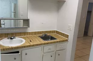 7010 NW 186th St, Hialeah, FL 33015 - Photo 6