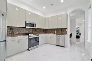 1382 Harbor View W, Hollywood, FL 33019 - Photo 8