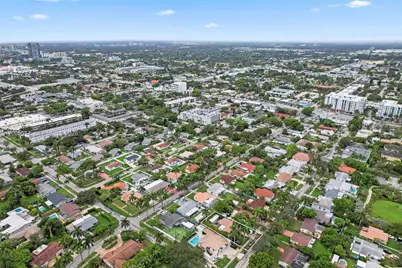 918 NE 4th St, Hallandale Beach, FL 33009 - Photo 36