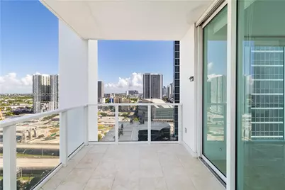 1040 Biscayne Blvd #1806, Miami, FL 33132 - Photo 16