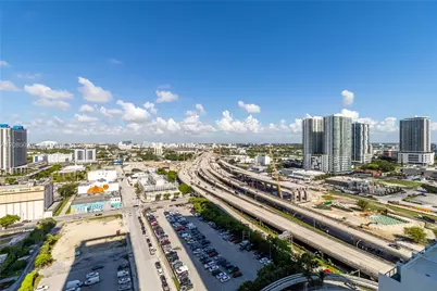 1040 Biscayne Blvd #1806, Miami, FL 33132 - Photo 18