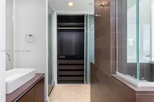1040 Biscayne Blvd, Miami, FL 33132 - Photo 22