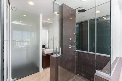 1040 Biscayne Blvd #1806, Miami, FL 33132 - Photo 20