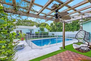 1621 NE 3rd Ct, Fort Lauderdale, FL 33301 - Photo 2
