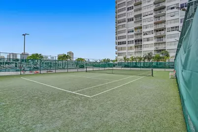 18041 Biscayne Blvd #803, Aventura, FL 33160 - Photo 6