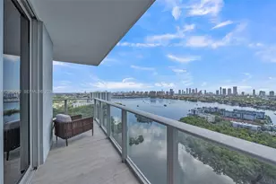 16385 Biscayne Blvd, North Miami Beach, FL 33160 - Photo 1