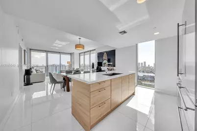 16385 Biscayne Blvd #2707, North Miami Beach, FL 33160 - Photo 18