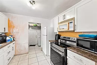 2622 NW 24th Ct, Fort Lauderdale, FL 33311 - Photo 8