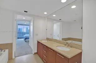 50 Biscayne Blvd, Miami, FL 33132 - Photo 16