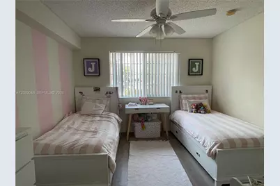 2009 SE 10th Ave #303, Fort Lauderdale, FL 33316 - Photo 8