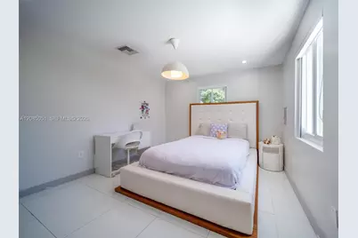 2615 NE 213th St, Miami, FL 33180 - Photo 12