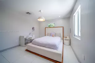 2615 NE 213th St, Miami, FL 33180 - Photo 12