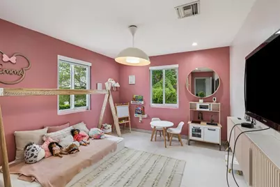 2615 NE 213th St, Miami, FL 33180 - Photo 14