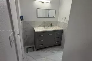 331 Lakeview Dr, Weston, FL 33326 - Photo 10
