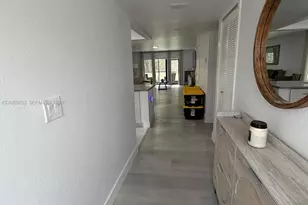 331 Lakeview Dr, Weston, FL 33326 - Photo 2