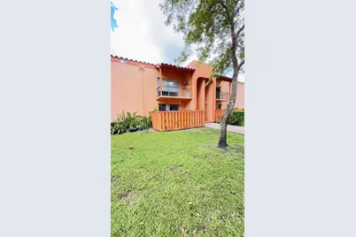 7121 Miami Lakes Dr #Q8, Miami Lakes, FL 33014 - Photo 14