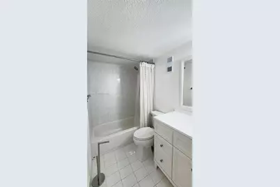 7121 Miami Lakes Dr #Q8, Miami Lakes, FL 33014 - Photo 8