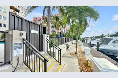 90 Edgewater Dr #PH10, Coral Gables, FL 33133 - Photo 18