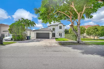 13078 NW 10th St, Miami, FL 33182 - Photo 2