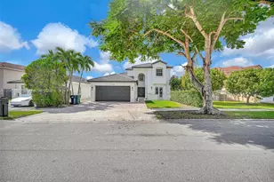 13078 NW 10th St, Miami, FL 33182 - Photo 2