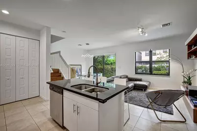 657 NE 191st St, Miami, FL 33179 - Photo 6