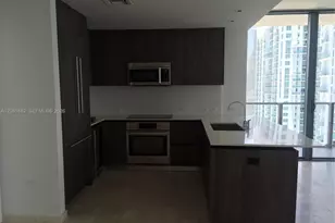 68 SE 6th St, Miami, FL 33131 - Photo 6