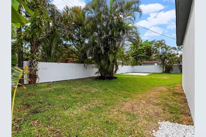 610 NE 164th Ter, Miami, FL 33162 - Photo 60