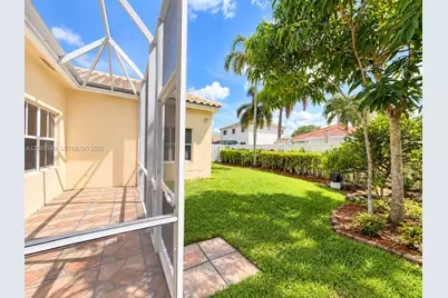 908 Tanglewood Cir #908, Weston, FL 33327 - Photo 32