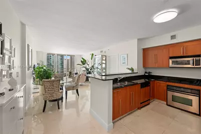335 S Biscayne Blvd #1801, Miami, FL 33131 - Photo 6