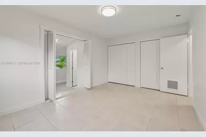 5820 NE 2nd Ave, Oakland Park, FL 33334 - Photo 10