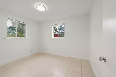 5820 NE 2nd Ave, Oakland Park, FL 33334 - Photo 14