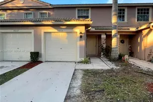 8655 N Southgate Shores Cir, Tamarac, FL 33321 - Photo 1